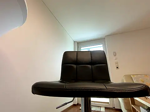 gerri2000 online show from December 15, 2025, 9:57 am