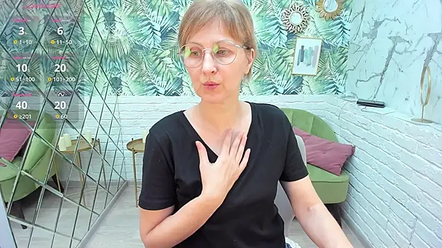 Paris Cherry online show from December 20, 2025, 8:05 pm