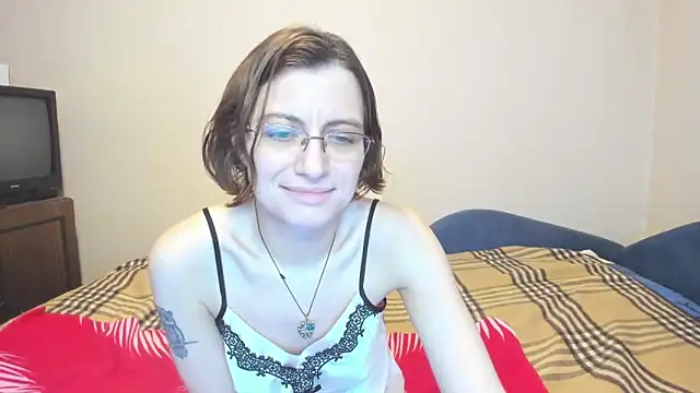 MarilynDream online show from December 9, 2024, 4:47 pm