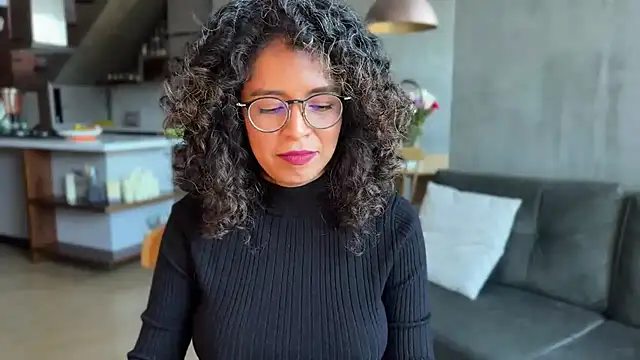 illaroom online show from February 19, 2025, 10:31 pm