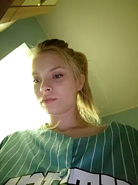 AnastasiaAniess online show from February 1, 2025, 5:37 pm