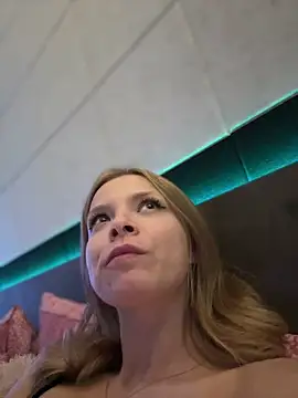 AnastasiaAniess online show from March 17, 2025, 8:40 pm