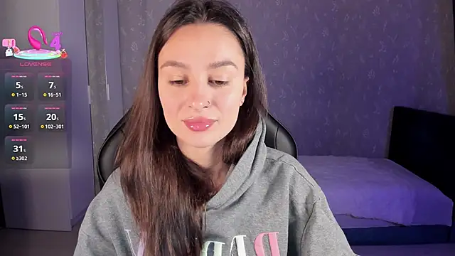 Snapshot of EllaFresh chatting on November 2, 2025, 3:47 pm EllaFresh online show from November 2, 2025, 3:47 pm