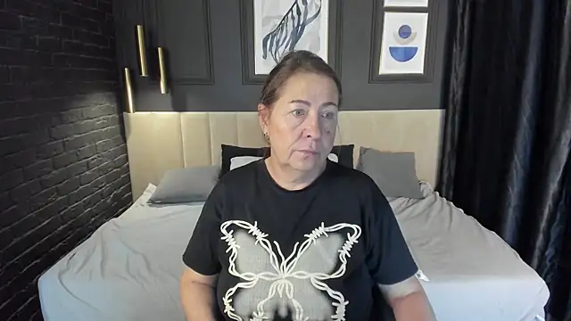 LindaPassionate online show from July 10, 2026, 5:34 am