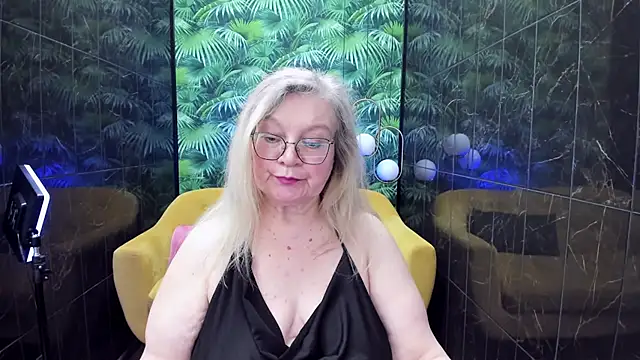 NataliMellow online show from January 14, 2025, 7:32 pm