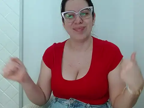 Snapshot of ashlymoon chatting on June 25, 2026, 12:21 am ashlymoon online show from June 25, 2026, 12:21 am