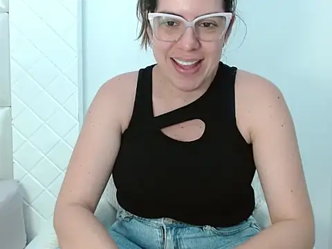 Snapshot of ashlymoon chatting on June 29, 2026, 11:49 pm ashlymoon online show from June 29, 2026, 11:49 pm