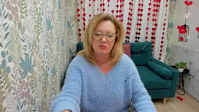 Snapshot of LeaPure chatting on February 18, 2025, 7:19 pm LeaPure online show from February 18, 2025, 7:19 pm