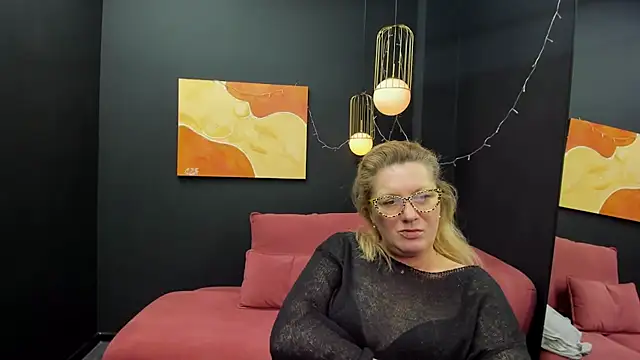 Snapshot of LeaPure chatting on March 1, 2025, 5:27 pm LeaPure online show from March 1, 2025, 5:27 pm