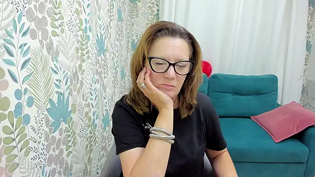 Snapshot of LeaPure chatting on September 13, 2025, 5:18 am LeaPure online show from September 13, 2025, 5:18 am