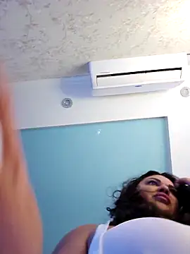 Snapshot of littleRikka chatting on November 9, 2025, 9:18 am littleRikka online show from November 9, 2025, 9:18 am