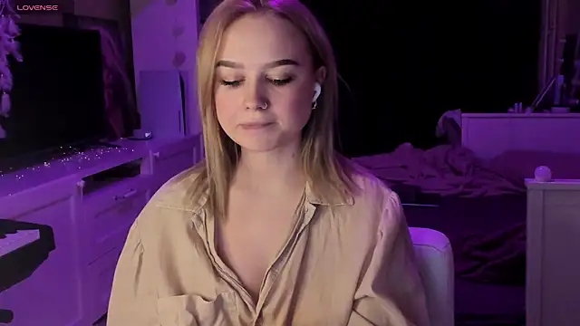 Snapshot of MaryDreaminess chatting on February 6, 2025, 7:51 pm MaryDreaminess online show from February 6, 2025, 7:51 pm