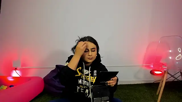 AbbyTaylorr online show from September 19, 2025, 2:57 am