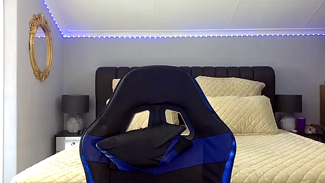 BOOTYBANGER24xx online show from November 13, 2025, 7:18 am