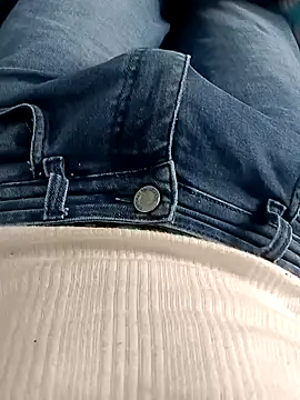 Snapshot of Babyucum4me chatting on January 22, 2025, 4:44 am Babyucum4me online show from January 22, 2025, 4:44 am