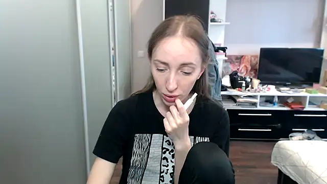 Natalimeowks online show from June 12, 2026, 4:50 pm