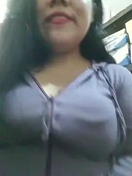 Snapshot of Kalani_Engel chatting on April 25, 2026, 6:49 pm Kalani Engel online show from April 25, 2026, 6:49 pm