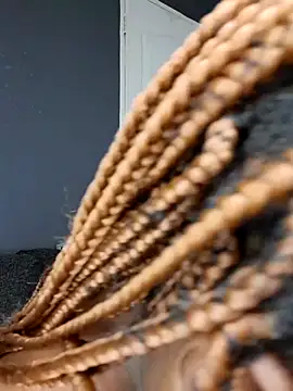 SWEETDOLLY29XX online show from March 31, 2026, 1:40 am