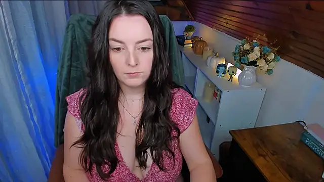 Snapshot of ErinMarshall chatting on November 25, 2025, 3:34 pm ErinMarshall online show from November 25, 2025, 3:34 pm