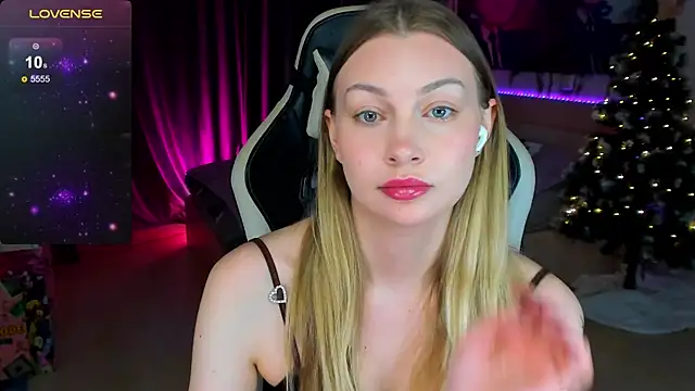 BiMolly online show from December 21, 2025, 8:49 pm