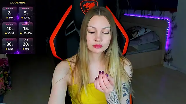 BiMolly online show from April 6, 2026, 10:22 pm