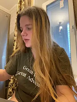 Snapshot of -MimmiLissa- chatting on October 20, 2025, 1:22 pm -MimmiLissa- online show from October 20, 2025, 1:22 pm