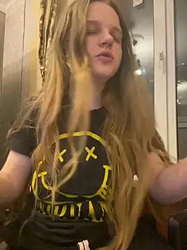 -MimmiLissa- online show from April 28, 2026, 5:51 pm