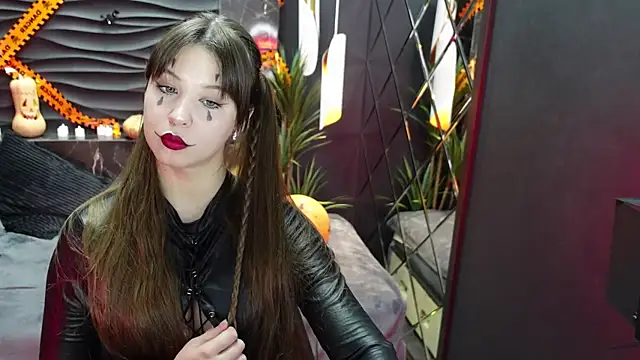 ElizaMild online show from October 31, 2025, 1:23 pm