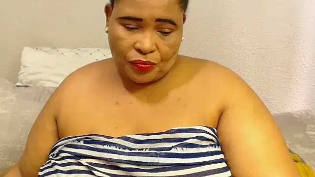 Snapshot of zandile chatting on October 17, 2025, 12:41 pm zandile online show from October 17, 2025, 12:41 pm