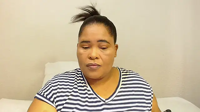 Snapshot of zandile chatting on October 20, 2025, 10:38 am zandile online show from October 20, 2025, 10:38 am