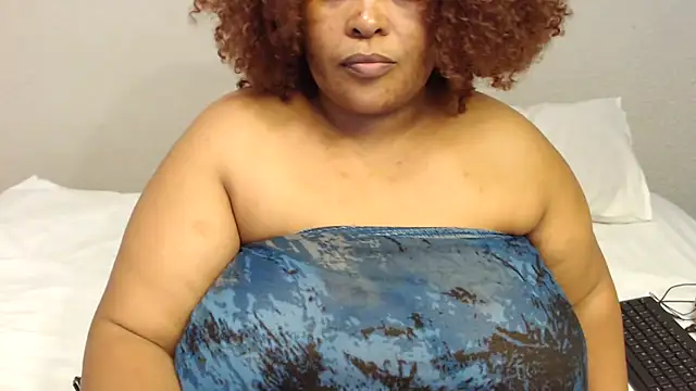 Snapshot of zandile chatting on November 22, 2025, 9:47 pm zandile online show from November 22, 2025, 9:47 pm