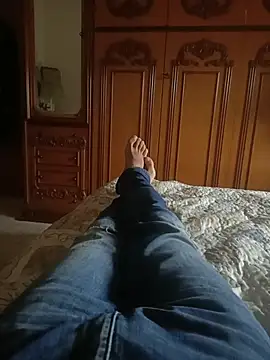 Snapshot of Bobby967 chatting on December 2, 2025, 9:47 am Bobby967 online show from December 2, 2025, 9:47 am