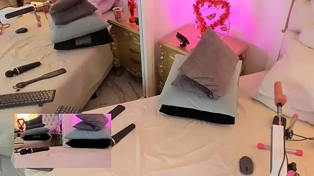 Princsgirl  online show from February 13, 2025, 8:13 pm