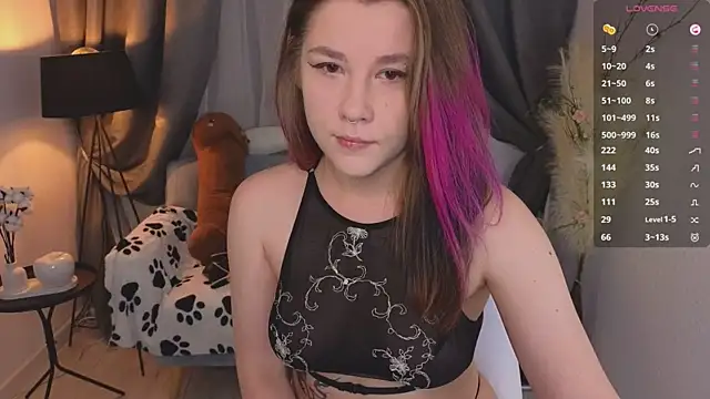 Snapshot of Mira_Falls chatting on October 2, 2025, 5:25 am Mira Falls online show from October 2, 2025, 5:25 am