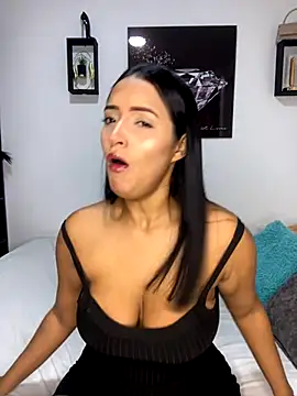 Snapshot of Shantal_Lovee chatting on November 8, 2025, 9:46 pm Shantal Lovee online show from November 8, 2025, 9:46 pm