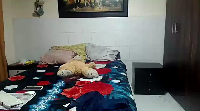 Snapshot of RobertaHott chatting on February 22, 2025, 10:31 pm RobertaHott online show from February 22, 2025, 10:31 pm