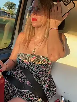 Snapshot of Gatitacarlita chatting on January 2, 2025, 10:11 pm Gatitacarlita online show from January 2, 2025, 10:11 pm