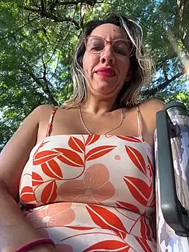 Gatitacarlita online show from March 13, 2026, 10:33 am