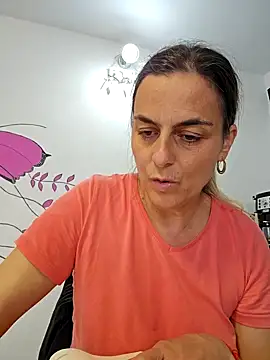 Snapshot of IsabelleCraft chatting on March 16, 2025, 10:33 am IsabelleCraft online show from March 16, 2025, 10:33 am