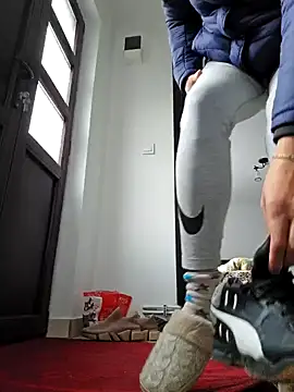 Snapshot of IsabelleCraft chatting on October 6, 2025, 9:51 am IsabelleCraft online show from October 6, 2025, 9:51 am