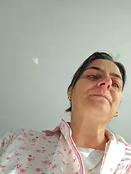 Snapshot of IsabelleCraft chatting on October 21, 2025, 8:04 am IsabelleCraft online show from October 21, 2025, 8:04 am