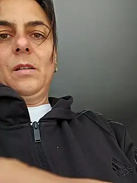 Snapshot of IsabelleCraft chatting on October 22, 2025, 1:00 pm IsabelleCraft online show from October 22, 2025, 1:00 pm