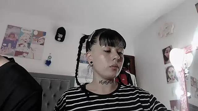 dulce maria x online show from December 22, 2024, 7:42 pm