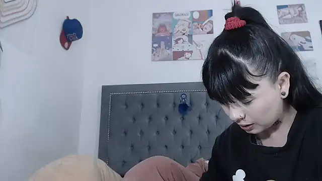 dulce maria x online show from March 19, 2025, 9:37 pm