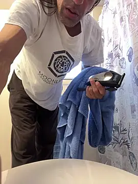 Snapshot of honneymel chatting on March 10, 2026, 8:47 pm honneymel online show from March 10, 2026, 8:47 pm