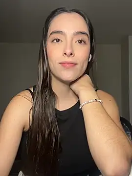 Snapshot of swrennn19 chatting on January 7, 2025, 6:35 pm swrennn19 online show from January 7, 2025, 6:35 pm