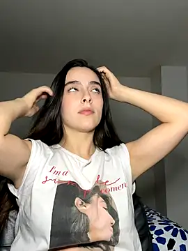 Snapshot of swrennn19 chatting on October 7, 2025, 10:40 pm swrennn19 online show from October 7, 2025, 10:40 pm