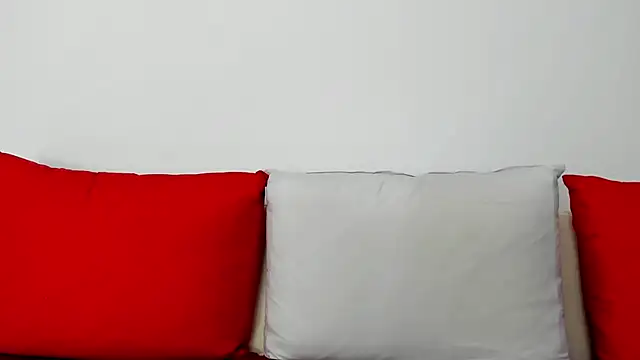 Snapshot of cute_angel95 chatting on February 6, 2025, 9:28 pm cute angel95 online show from February 6, 2025, 9:28 pm