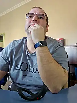 Snapshot of Andrew1900529 chatting on February 20, 2025, 8:17 am Andrew1900529 online show from February 20, 2025, 8:17 am