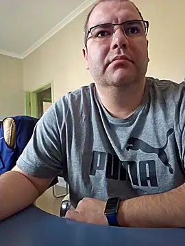 Snapshot of Andrew1900529 chatting on March 12, 2025, 10:05 am Andrew1900529 online show from March 12, 2025, 10:05 am